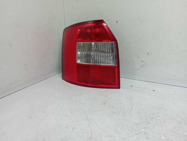 FEU ARRIERE GAUCHE AUDI A4 B6 BREAK - Vue 1